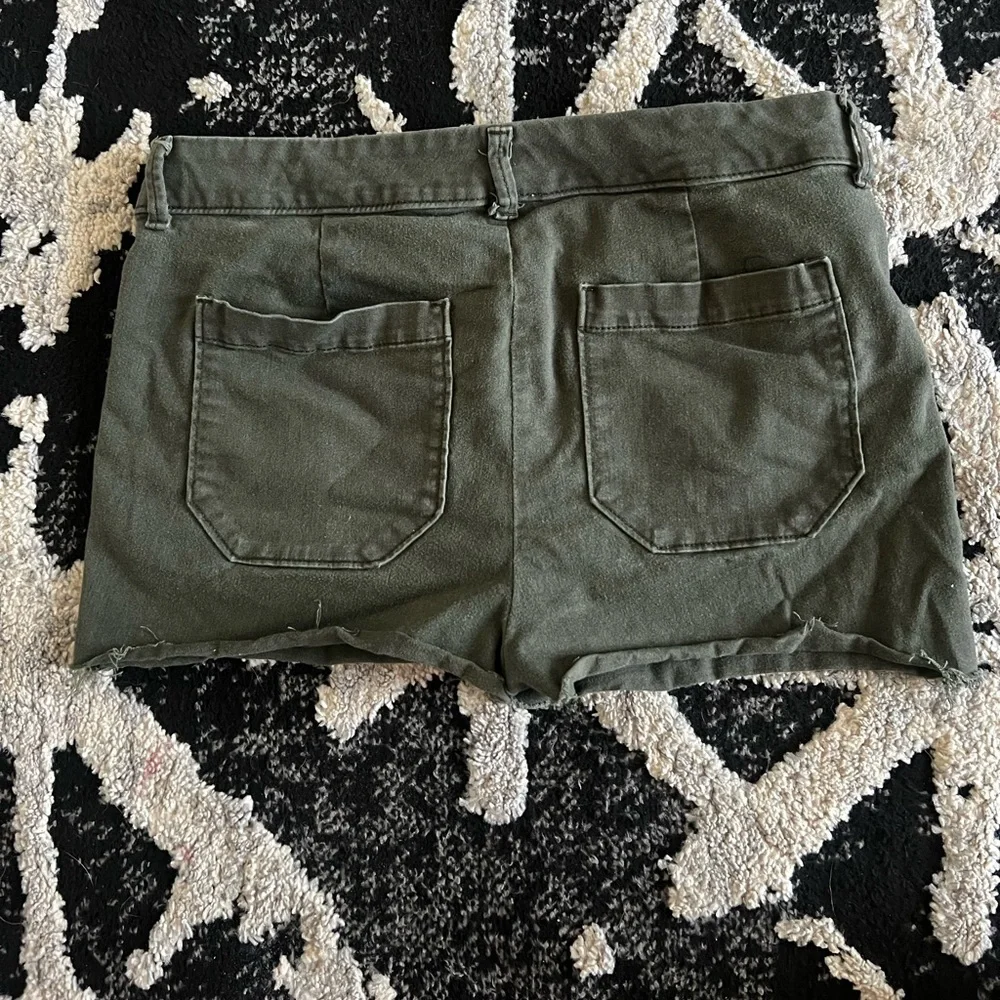 Cargo Low Rise Micro Mini Shorts - Picture 3 of 3